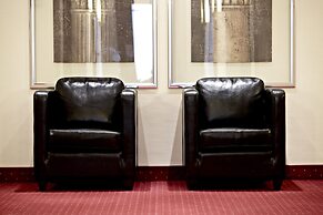 Metropolitan Hotel by Flemings