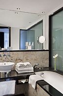 Metropolitan Hotel by Flemings