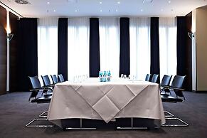 Metropolitan Hotel by Flemings