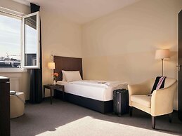 Metropolitan Hotel by Flemings