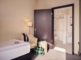 Metropolitan Hotel by Flemings