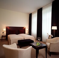 Metropolitan Hotel by Flemings