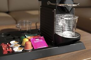 Metropolitan Hotel by Flemings