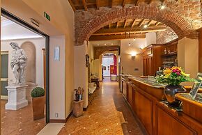 Porta Faenza Hotel