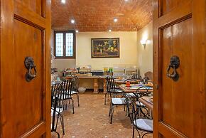 Porta Faenza Hotel