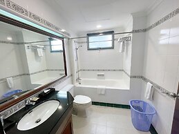 Diamond Westlake Suites