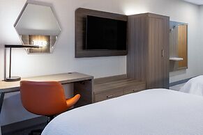 Holiday Inn Express & Suites Center Township by IHG