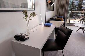 Oaks Glenelg Plaza Pier Suites