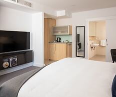 Oaks Glenelg Plaza Pier Suites