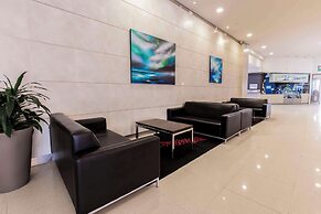 Oaks Glenelg Plaza Pier Suites