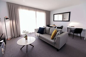 Oaks Glenelg Plaza Pier Suites