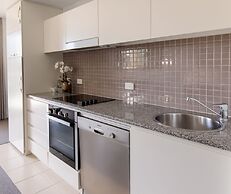 Oaks Glenelg Plaza Pier Suites