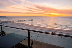 Oaks Glenelg Plaza Pier Suites