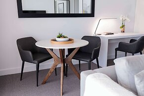 Oaks Glenelg Plaza Pier Suites