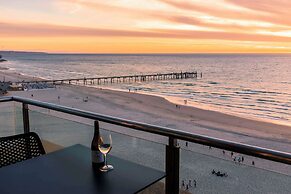 Oaks Glenelg Plaza Pier Suites