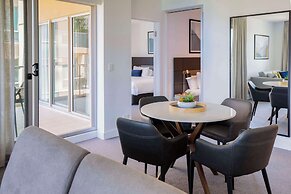 Oaks Glenelg Plaza Pier Suites