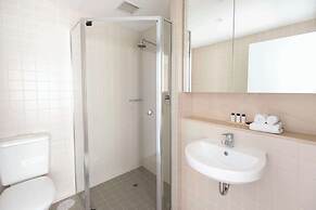 Oaks Glenelg Plaza Pier Suites