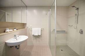 Oaks Glenelg Plaza Pier Suites