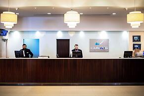 Oaks Glenelg Plaza Pier Suites