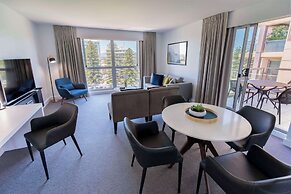 Oaks Glenelg Plaza Pier Suites