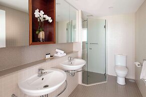 Oaks Glenelg Plaza Pier Suites