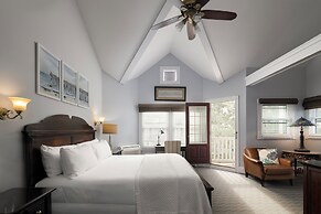 Crowne Pointe Historic Inn & Spa - Adults Only