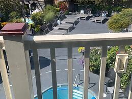 Crowne Pointe Historic Inn & Spa - Adults Only