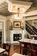 Crowne Pointe Historic Inn & Spa - Adults Only