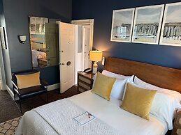 Crowne Pointe Historic Inn & Spa - Adults Only