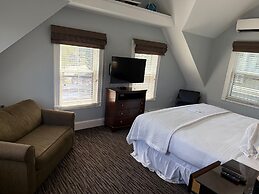 Crowne Pointe Historic Inn & Spa - Adults Only