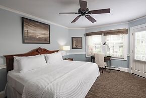 Crowne Pointe Historic Inn & Spa - Adults Only