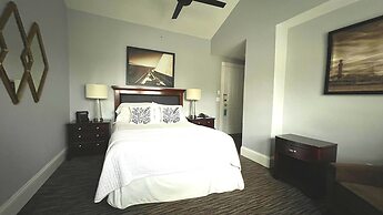 Crowne Pointe Historic Inn & Spa - Adults Only