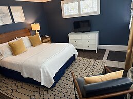 Crowne Pointe Historic Inn & Spa - Adults Only