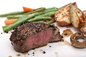 Crowne Pointe Historic Inn & Spa - Adults Only