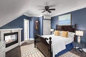 Crowne Pointe Historic Inn & Spa - Adults Only