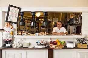 Crowne Pointe Historic Inn & Spa - Adults Only