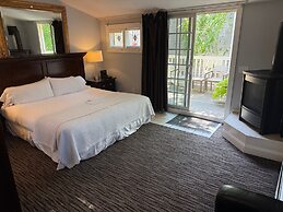 Crowne Pointe Historic Inn & Spa - Adults Only