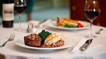 Crowne Pointe Historic Inn & Spa - Adults Only