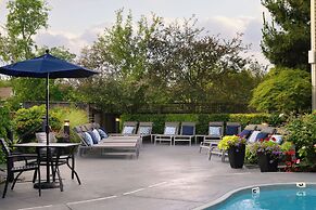 Crowne Pointe Historic Inn & Spa - Adults Only