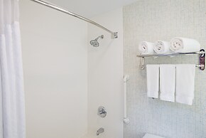 Holiday Inn Express Hotel & Suites Boston-Marlboro by IHG