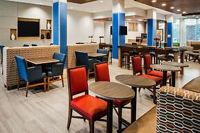 Holiday Inn Express Hotel & Suites Boston-Marlboro by IHG