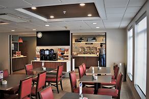 Holiday Inn Express Hotel & Suites Boston-Marlboro by IHG