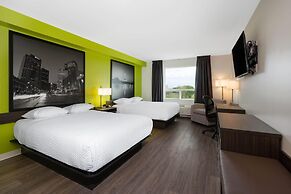 Super 8 by Wyndham Winnipeg East MB