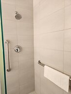 Super 8 by Wyndham Winnipeg East MB