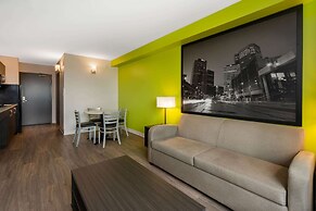 Super 8 by Wyndham Winnipeg East MB