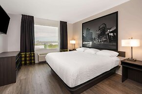 Super 8 by Wyndham Winnipeg East MB