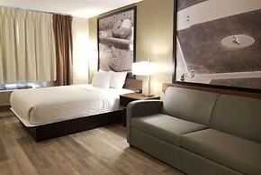 Super 8 by Wyndham Winnipeg West