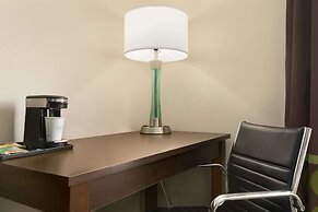 Super 8 by Wyndham Ajax/Toronto On