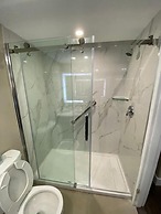 Super 8 by Wyndham Ajax/Toronto On