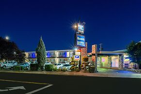 Maverick Motel